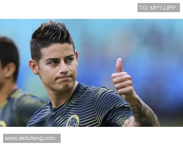 从足球小子到球场偶像 他长大后竟成了最帅的足球明星 从足球小子到球场偶像 他长大后竟成了最帅的足球明星