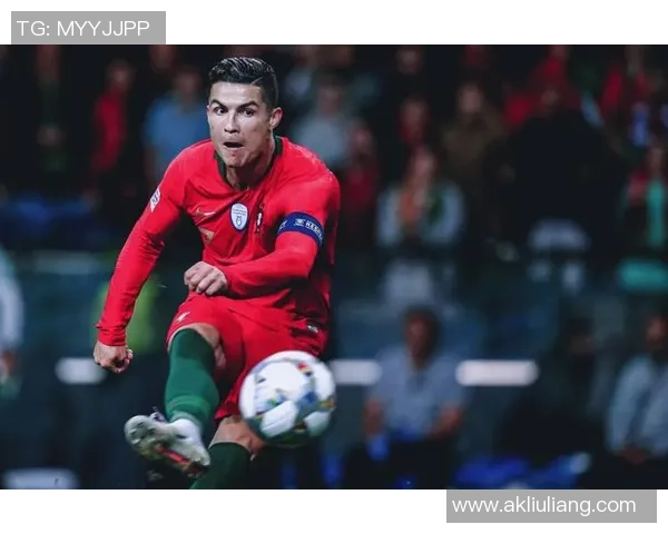 足球巨星赛场受伤流血瞬间震撼剪辑全景展现比赛残酷真实 足球巨星赛场受伤流血瞬间震撼剪辑全景展现比赛残酷真实