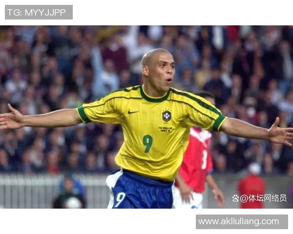 全球历史五十大足球巨星盘点及其传奇成就解析